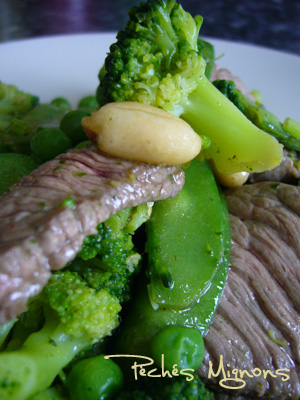 Boeuf, Brocoli, Cacahuètes, Coco plat, Légère, Légumes, Petits pois, Rapide, Vin